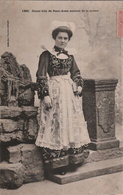 Cartolis Pont-Aven (Finistère) - Jeune Fille et Fillette de Pont-Aven sortant de la ...