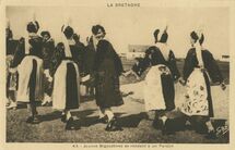 Cartolis Concarneau (Finistère) - Jeunes Bigoudènes se rendant à un Pardon