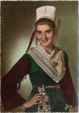 Cartolis Plougastel-Daoulas (Finistère) - Jeune fille de PLOUGASTEL-DAOULAS