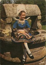 Cartolis Fouesnant (Finistère) - Fillette en costume de Fouesnant