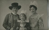 Cartolis Aucune (Finistère) - Mr, Mme CUEFF et leur fille Annick