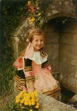 Cartolis Sans (Finistère) - Petite fille en costume de PONT-L'ABBE et des envi ...