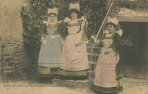 Cartolis Pont-Aven (Finistère) - Sa Majesté la Reine des Fleurs d'Ajonc et ses dem ...