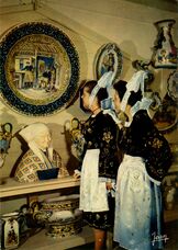 Cartolis Quimper (Finistère) - Jeunes filles en costumes de Quimper (Finistère)  ...