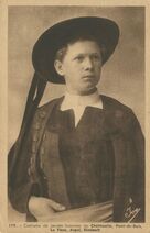 Cartolis Sans (Finistère) - Costume de jeunes hommes de Châteaulin, Pont-de-B ...