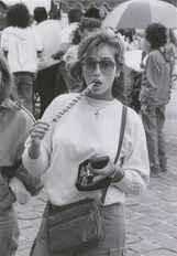 Cartolis Paris (Paris) - Jeune fille à la sucette