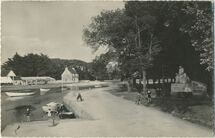 Cartolis Pont-l'Abbé (Finistère) - Le Monument et la rivière