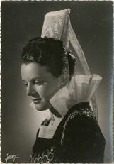 Cartolis Quimper (Finistère) - Jeune fille de QUIMPER