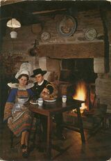 Cartolis Sans (Finistère) - Auprès de l'âtre Kiz Fouen et Glazik costumes de ...