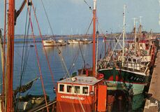 Cartolis Douarnenez (Finistère) - Chalutiers à quai