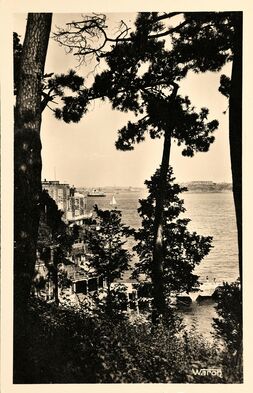 Cartolis Dinard (Ille-et-Vilaine) - Vue de la Promenade sur St-Malo et la Cité