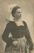 Cartolis Concarneau (Finistère) - Jeune fille de CONCARNEAU