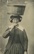 Cartolis Morlaix (Finistère) - Vieille porteuse d'eau de Morlaix