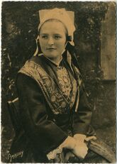 Cartolis Plougastel-Daoulas (Finistère) - Une Jeune Femme