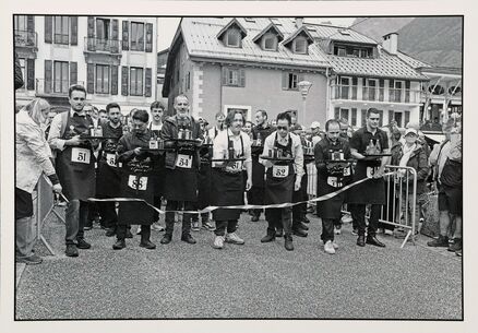 Cartolis Chamonix-Mont-Blanc (Haute-Savoie) - Course des serveuses et des garçons de café.