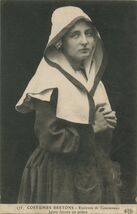 Cartolis Aucune (Finistère) - Jeune femme en prière