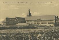 Cartolis Pont-l'Abbé (Finistère) - Bâtiment principal et cours de service vu du terr ...