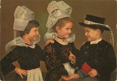 Cartolis Quimperlé (Finistère) - Petits enfants en costume de QUIMPERLE